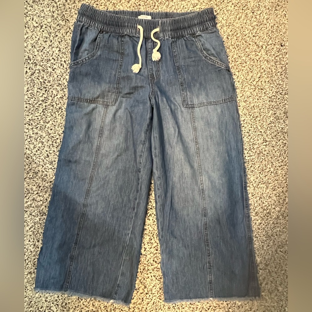 So comfortable, elastic drawstring waisted jeans